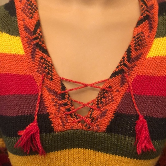 VINTAGE | Striped Llama Hooded Poncho with Fringe - Picture 3 of 6